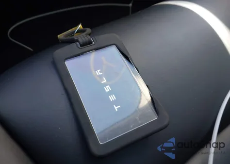 2022 Tesla Model 3 Rear-Wheel Drive из США, поврежденный, VIN 5YJ3E1EA8NF189351